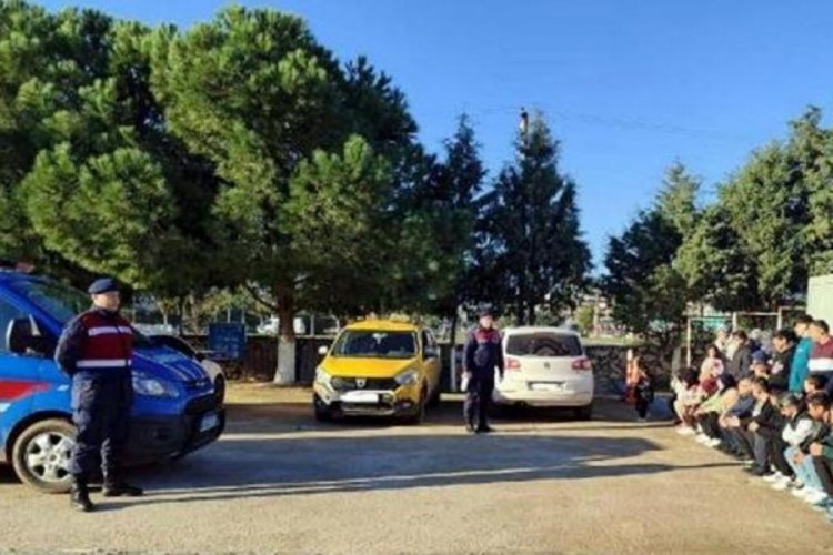 Aydın'da g&ouml;&ccedil;men operasyonu: 37 ka&ccedil;ak g&ouml;&ccedil;men ile 4 organizat&ouml;r yakalandı