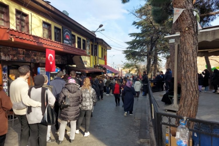 Yeni yılın ilk g&uuml;n&uuml; Tarihi Meydan doldu taştı