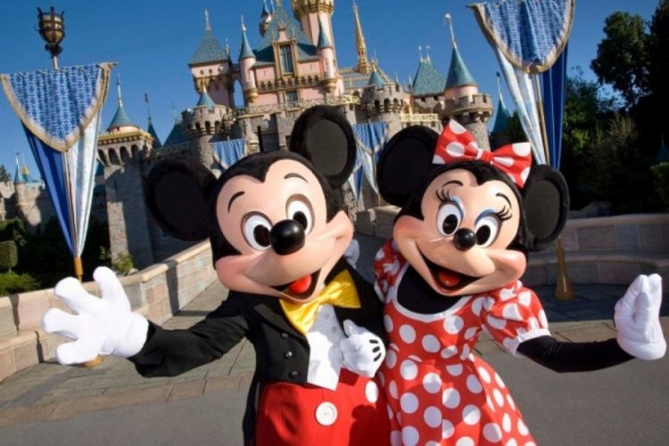 Disney'in ilk Mickey ve Minnie Mouse karakterleri kamu malı oldu