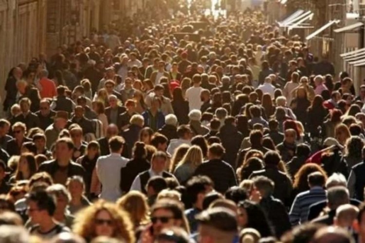 D&uuml;nya n&uuml;fusu 2023'te 66 milyon kişi daha arttı