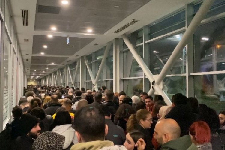 Artvin'de Sarp Sınır Kapısı'nda yılbaşı yoğunluğu