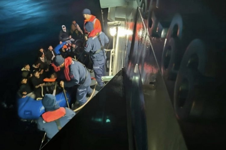 &Ccedil;anakkale a&ccedil;ıklarında 169 d&uuml;zensiz g&ouml;&ccedil;men yakalandı