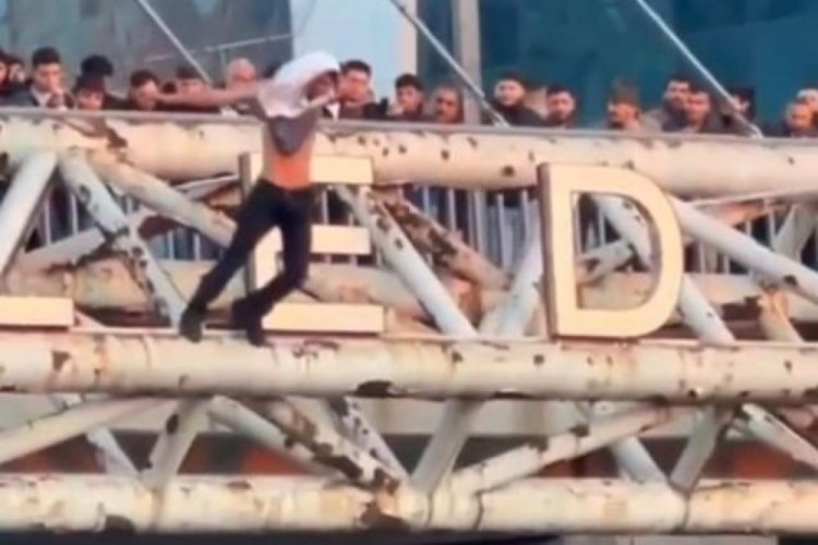 İstanbul'da korku dolu anlar! K&ouml;pr&uuml;ye &ccedil;ıkıp kendini boşluğa bıraktı