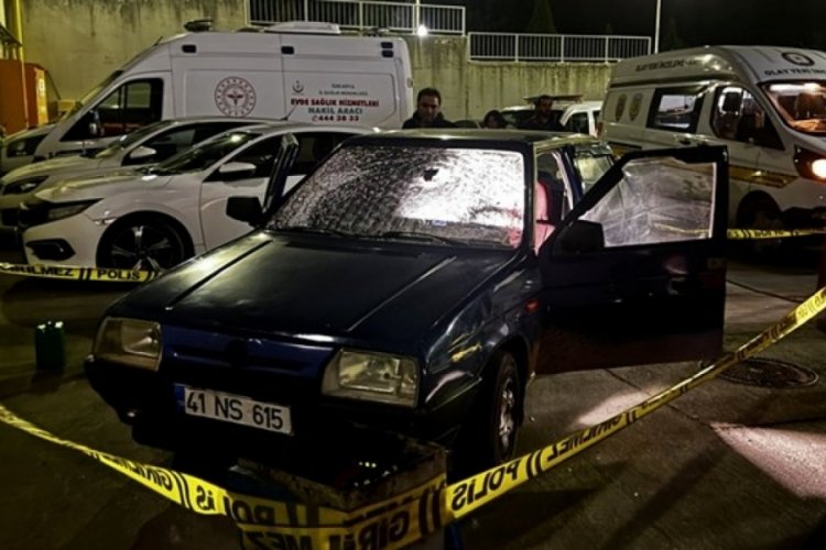 Eski kız arkadaşı ve ağabeyinin olduğu aracı kurşunladı: 2 yaralı