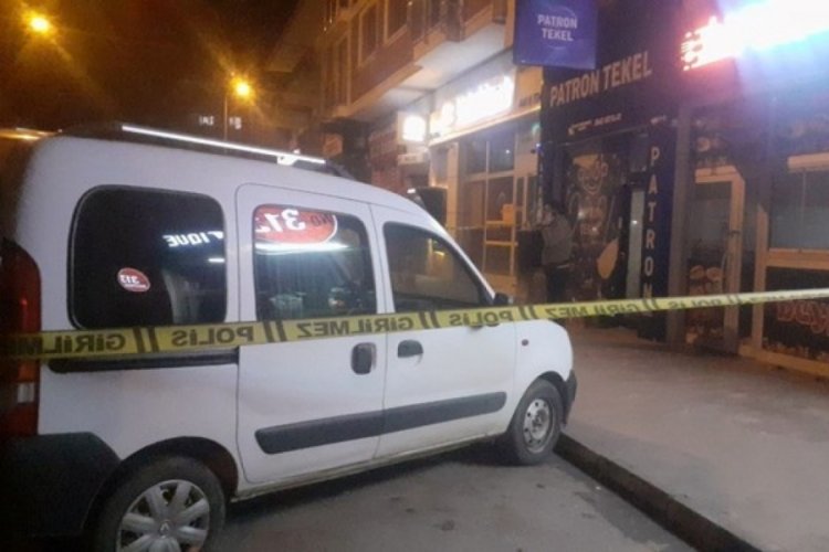 Tekel b&uuml;fesine ateş a&ccedil;arken kendini vurdu