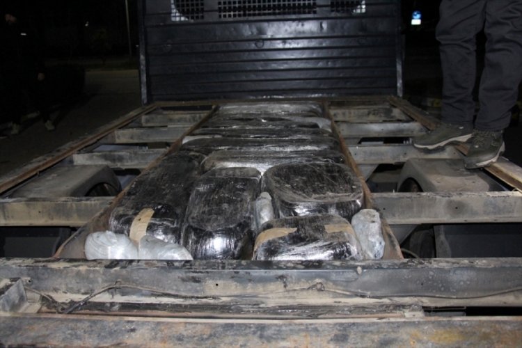Amasya'da bir ara&ccedil;ta 120 kilogram esrar ele ge&ccedil;irildi