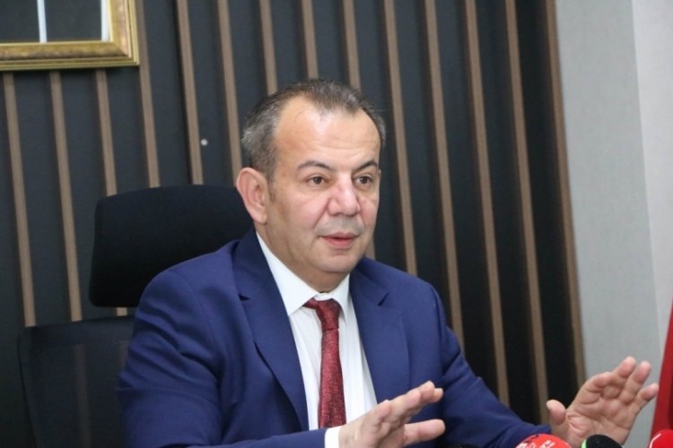 Tanju &Ouml;zcan'ın '&Ccedil;&ouml;l faresi bedevilere' yazılı g&ouml;rsellerine soruşturma