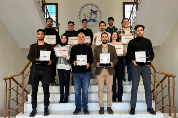 Karab&uuml;k &Uuml;niversitesi İletişim Fak&uuml;ltesi &ouml;ğrencilerine 4 &ouml;d&uuml;l