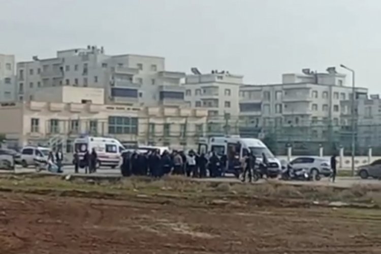 Mardin'de otomobil ile motosiklet &ccedil;arpıştı! 1 ağır yaralı