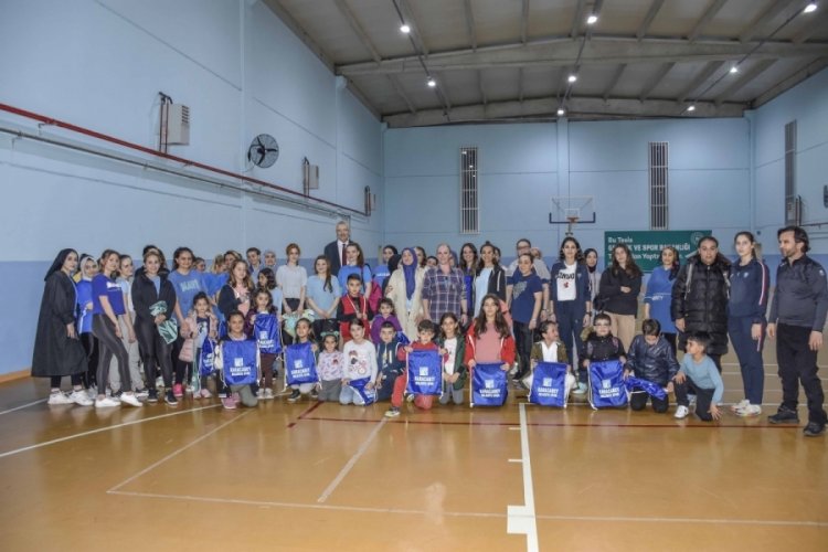 Bursa Karacabey'de spora ve eğitime katkı s&uuml;r&uuml;yor