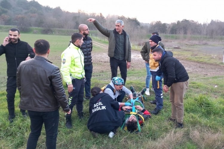 Tekirdağ'da virajı alamayan motosikletli şarampole yuvarlandı