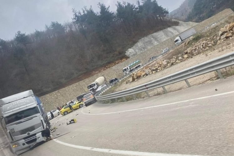 Bursa'da kaza: 3 kişi yaralandı