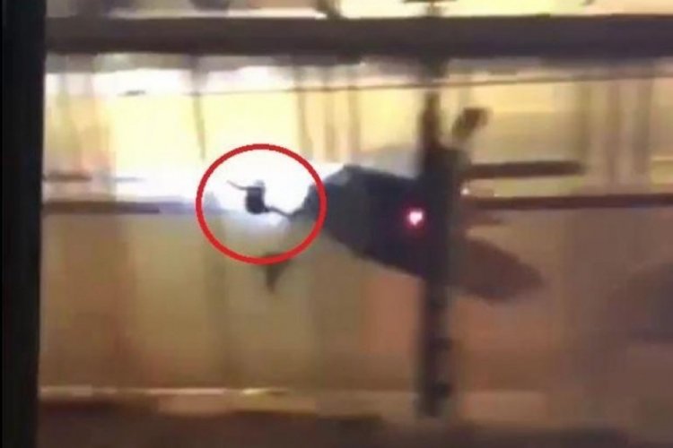 Ankara'da kavga ettiği kişiye ara&ccedil;la &ccedil;arptı