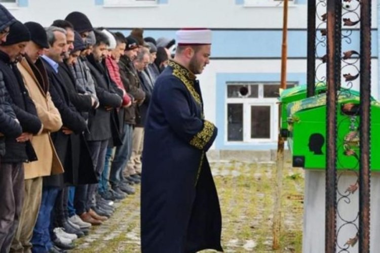 Ankara'da arkadaşını son yolculuğuna uğurlamaya gelmişti! Kalp krizi sonucu yaşamını yitirdi