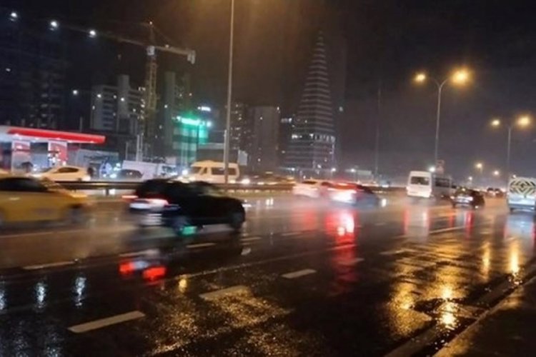 İstanbul'da sağanak yağış etkili oluyor