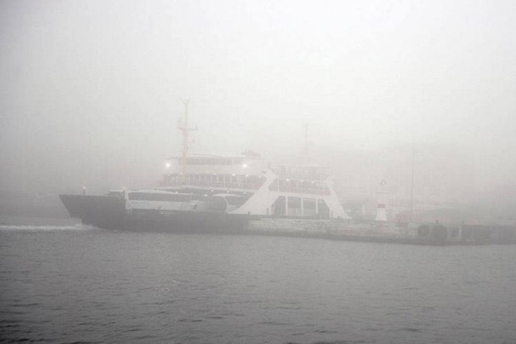&Ccedil;anakkale Boğazı sis nedeniyle tek y&ouml;nl&uuml; gemi ge&ccedil;işlerine kapatıldı