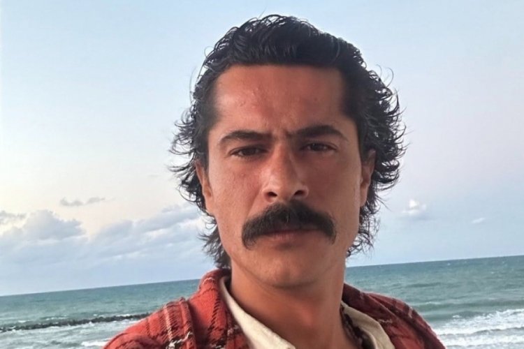 İsmail Hacıoğlu'ndan dudak dudağa paylaşım! Eski eşiyle barıştı