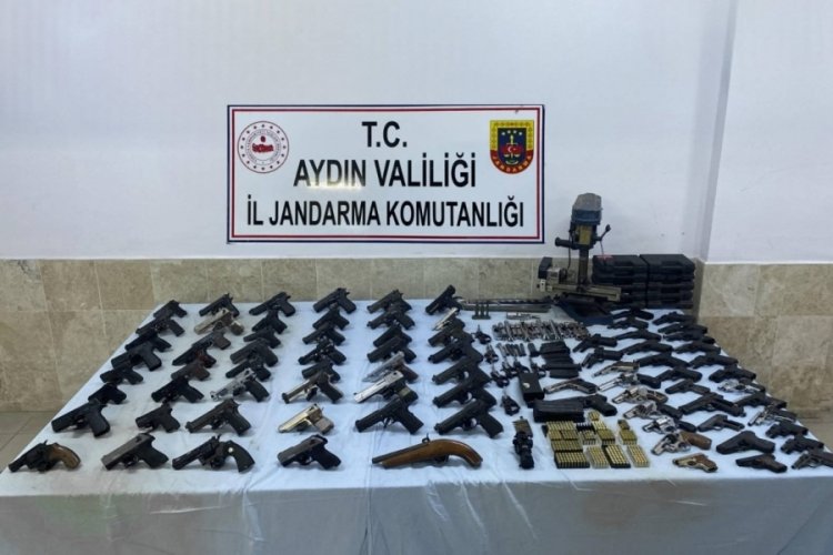Aydın'da KOM ekiplerinden ka&ccedil;ak silah operasyonu