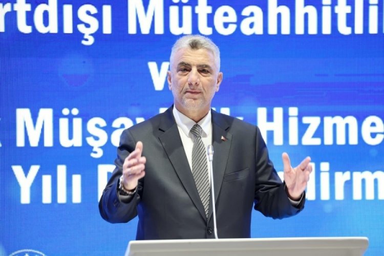 Bakan Bolat: "T&uuml;rk m&uuml;teahhitlerinin Barcelona stadyumunu yenileme projesi sembold&uuml;r"