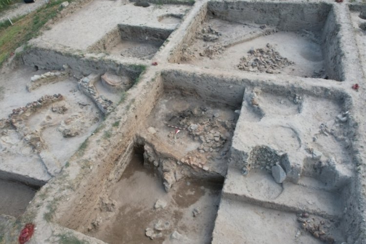 Tavşanlı H&ouml;y&uuml;k'te yapılan kazı &ccedil;alışmaları T&uuml;rkiye'de yılın en &ouml;nemli arkeolojik keşfi se&ccedil;ildi