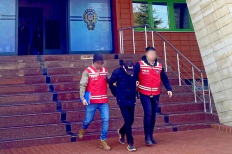 Isparta'da sadaka kutusunu &ccedil;aldığı &ouml;ne s&uuml;r&uuml;len zanlı tutuklandı