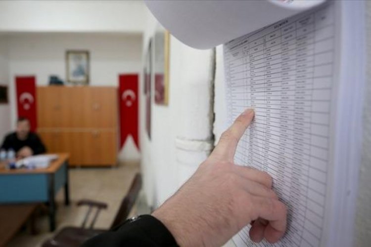 Se&ccedil;men listeleri askıya &ccedil;ıktı