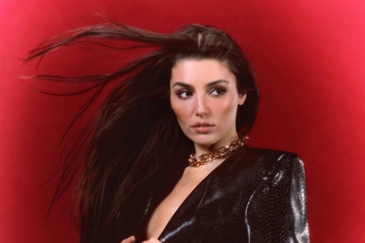 Hande Er&ccedil;el'den aşk yorumu: D&uuml;nyayı kurtarır