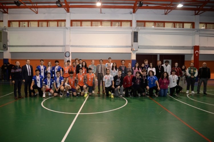 Uludağ &Uuml;niversitesi'nde başarılı sporcular &ouml;d&uuml;llendirildi