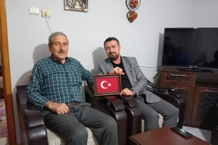 AK Parti Mustafakemalpaşa'da 2024'&uuml;n ilk ziyareti şehit ailelerine