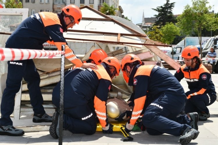 Mustafakemalpaşa'da hizmetin sınırı yok