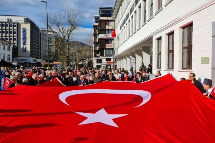 Bursa'da şehitlerimiz i&ccedil;in y&uuml;r&uuml;y&uuml;ş