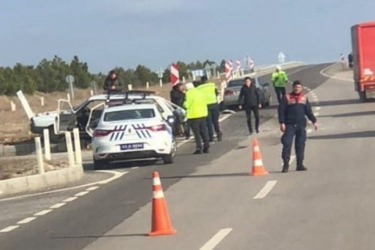 K&uuml;tahya'da iki otomobil &ccedil;arpıştı: 7 yaralı