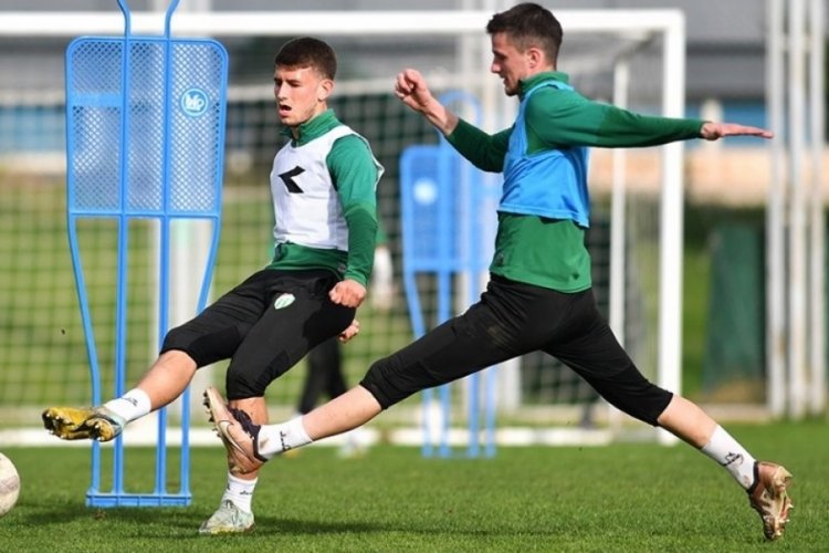 Bursaspor h&uuml;cum ağırlıklı bir antrenman ger&ccedil;ekleştirdi