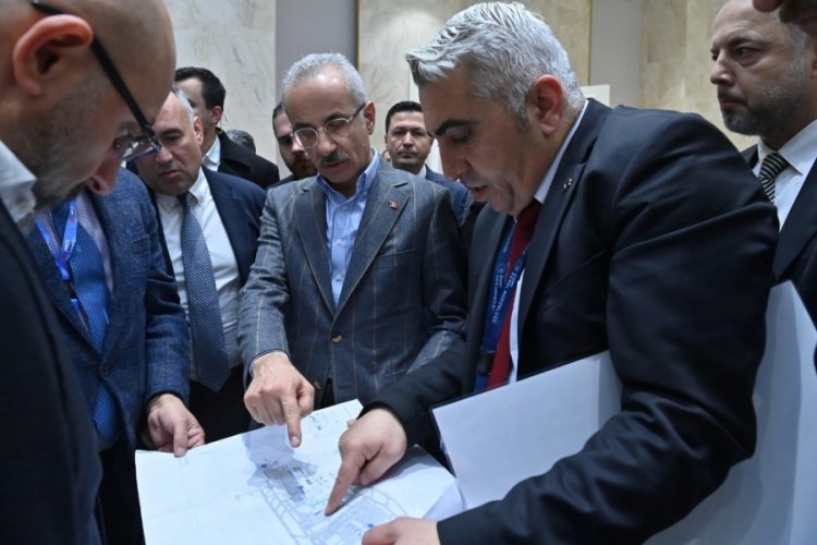 Bakan Uraloğlu a&ccedil;ıkladı: Havalimanına hizmet verecek! 40 kilometrelik hat devrede