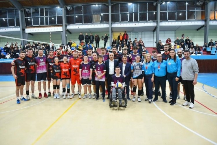 Bursa'da engelli voleybol takımına büyük destek