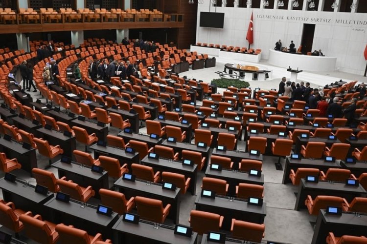 CHP, Meclis'i olağan&uuml;st&uuml; toplantıya &ccedil;ağırma kararı aldı