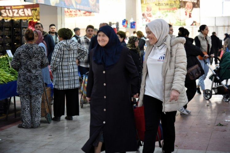 Başkan Kanar: Vatandaşlarımızı pazar alışverişlerinde yalnız bırakmıyoruz