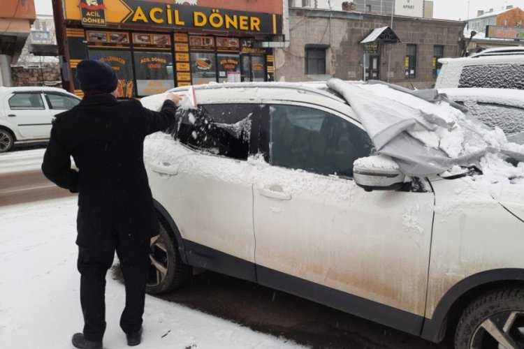 Kars'ta kar yağışı etkili oluyor