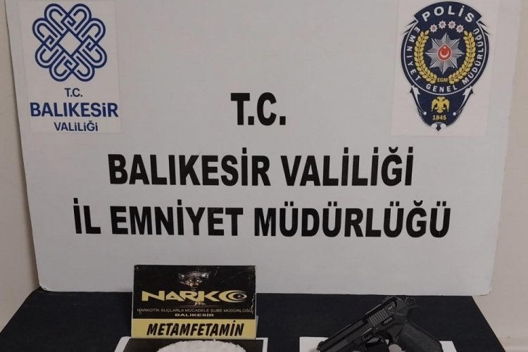 Balıkesir'de uyuşturucu ş&uuml;phelisi 4 kişi yakalandı