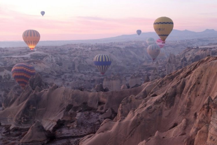 615 bin turist Kapadokya'yı kuş bakışı izledi