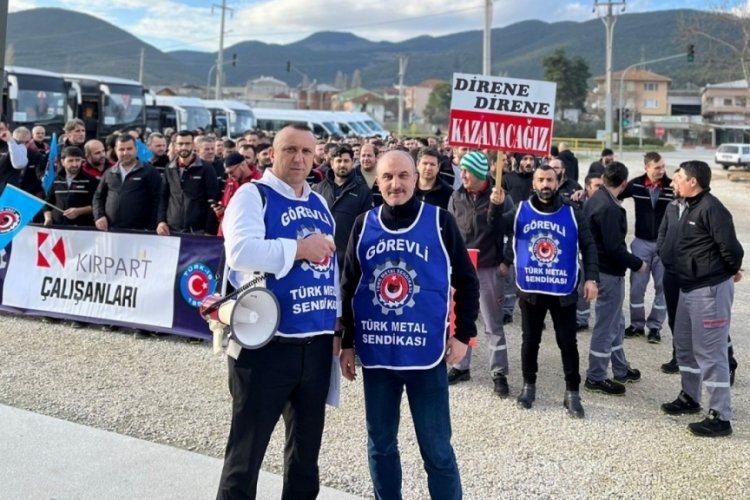 Bursa'daki fabrikalarda zam pazarlığı eylemi s&uuml;r&uuml;yor