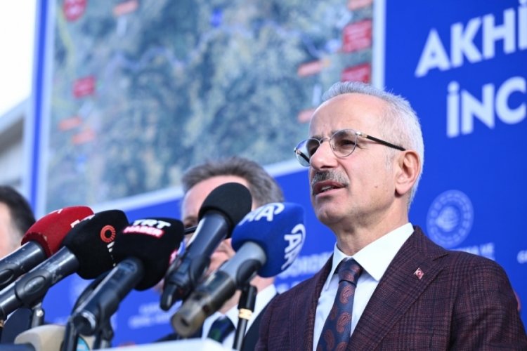 Bakan Uraloğlu: Akhisar-G&ouml;rdes yolunu 225'te hizmete a&ccedil;acağız