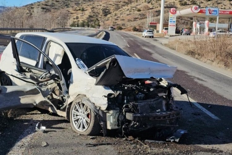&Ccedil;ankırı'da hurdaya d&ouml;nen ara&ccedil;tan burnu bile kanamadan &ccedil;ıktı