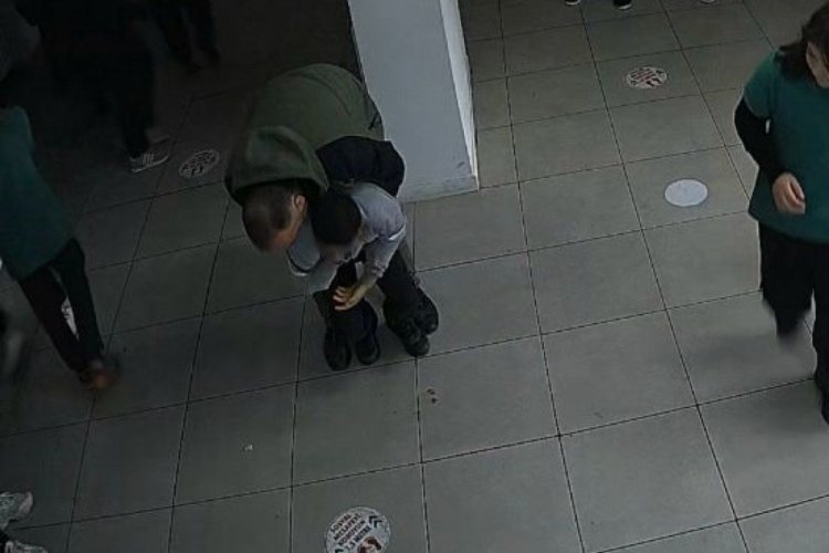Ordu'da &ouml;ğrencisinin hayatını "Heimlich manevrası" ile kurtardı