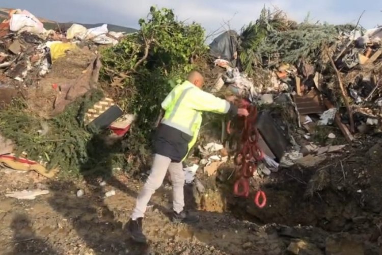 Bursa'da oto yıkama tabancası ile yıkanan sucuklar imha edildi!