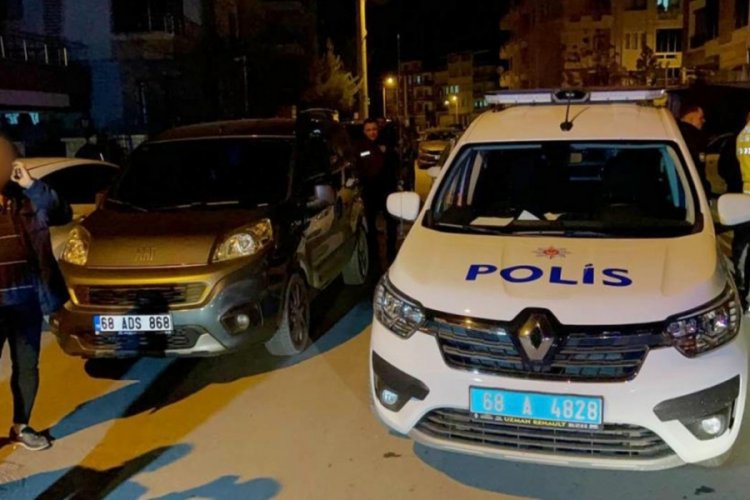 Aksaray'da babasının aracını ka&ccedil;ıran &ccedil;ocuk polisi alarma ge&ccedil;irdi
