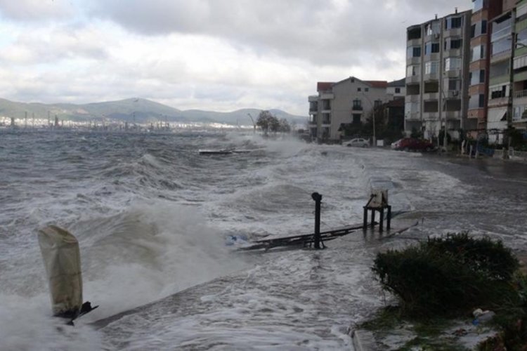 Marmara ve Akdeniz i&ccedil;in fırtına uyarısı