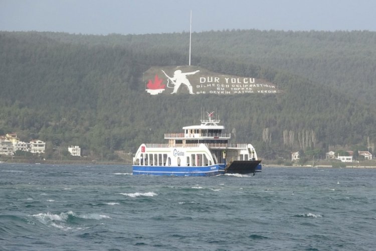 Bozcaada ve G&ouml;k&ccedil;eada feribot seferlerine fırtına engeli