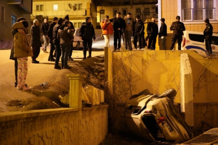 Bayburt'ta trafik kazası! 3 &ouml;ğretmen yaralandı