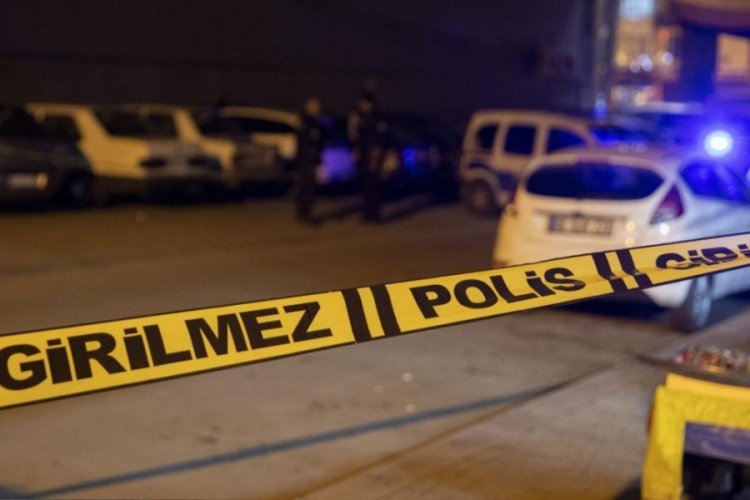 İzmir'de eğlence mekanında &ccedil;ıkan silahlı kavgada 1 kişi ağır yaralandı